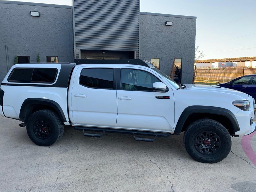 05-23 Toyota Tacoma Cali Raised LED Economy Roof Rack