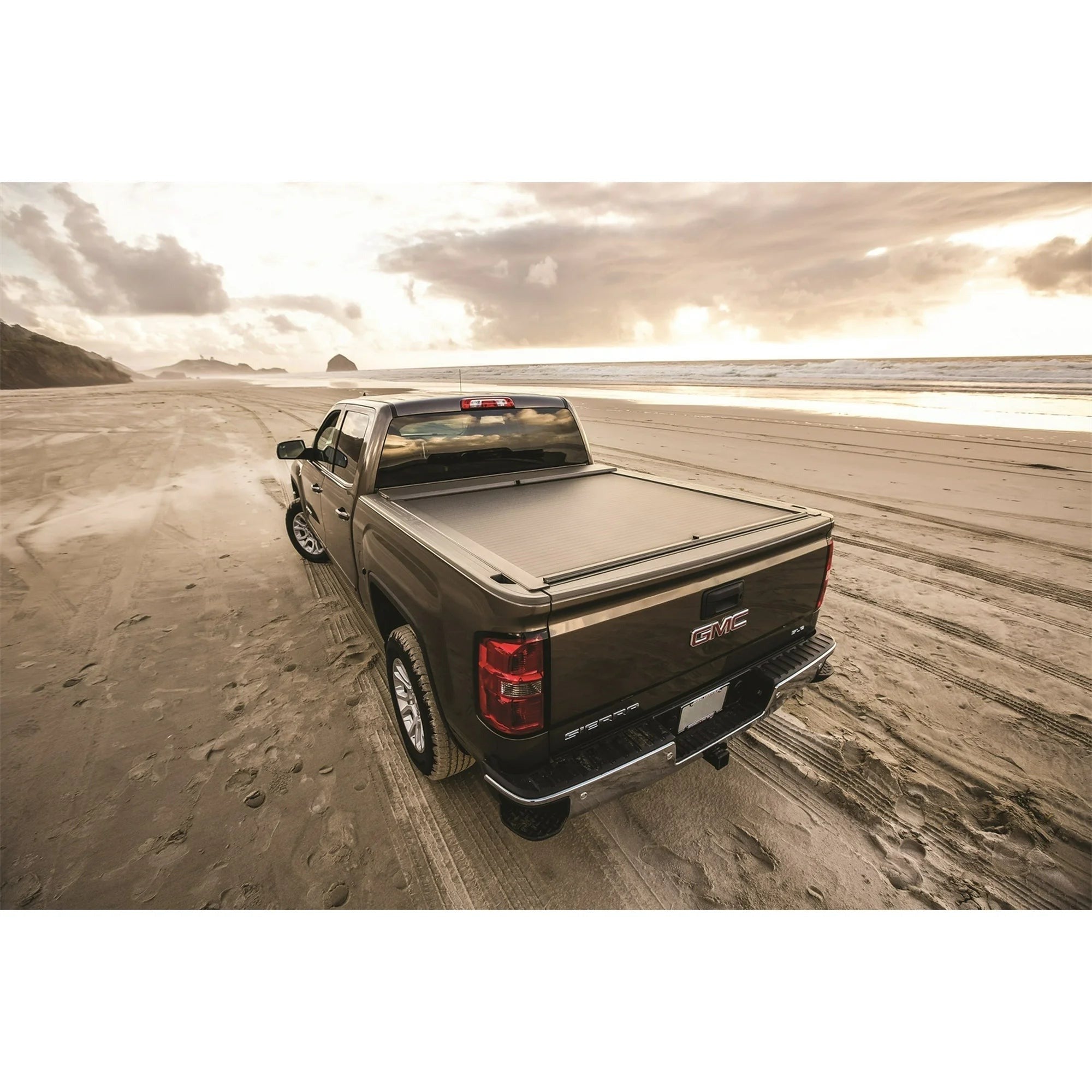05-15 Roll-N-Lock A-Series Manual Retractable Tonneau Cover